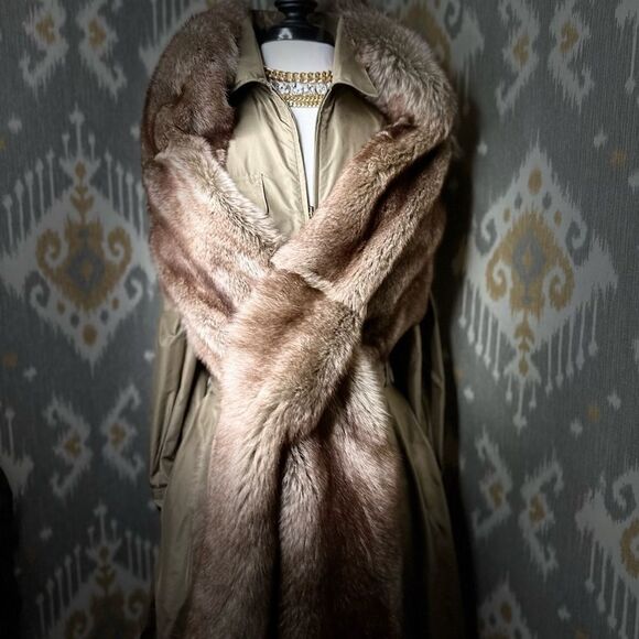 Donna Karan * Fall 2011 Runway Lamb Shearling Stole - Picture 3 of 16